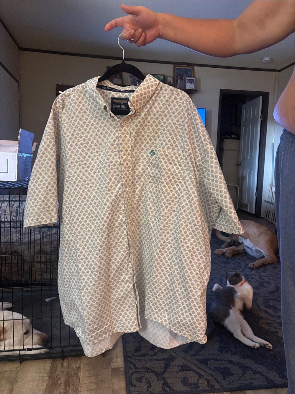 Wrangler Men's Light Beige Geo Print Short Sleeve Button-Up Shirt George Strait